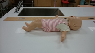 產兒科護理技能教室_嬰兒哽塞娃娃模型寶寶 